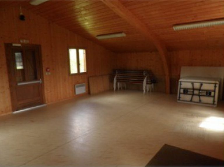 Salle Des Fetes Rue Jean Jaures Vivier Au Court